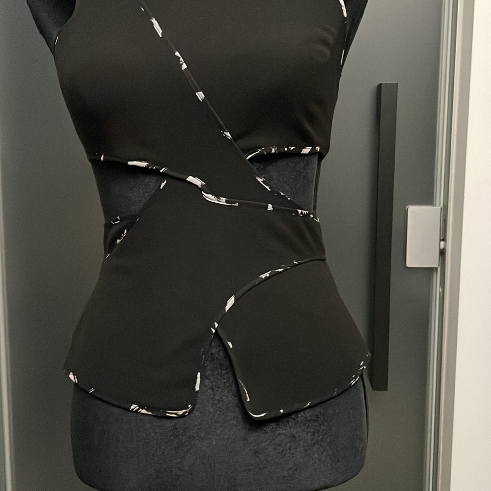 BCBGMAZAZRIA STUNNING TOP - Picture 6 of 9